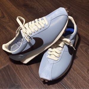 LT ARMORY BLUE/BAROQUE BROWN
BLEU ARMURE CLR/BRUN BAROQUE
US 8
EUR 39